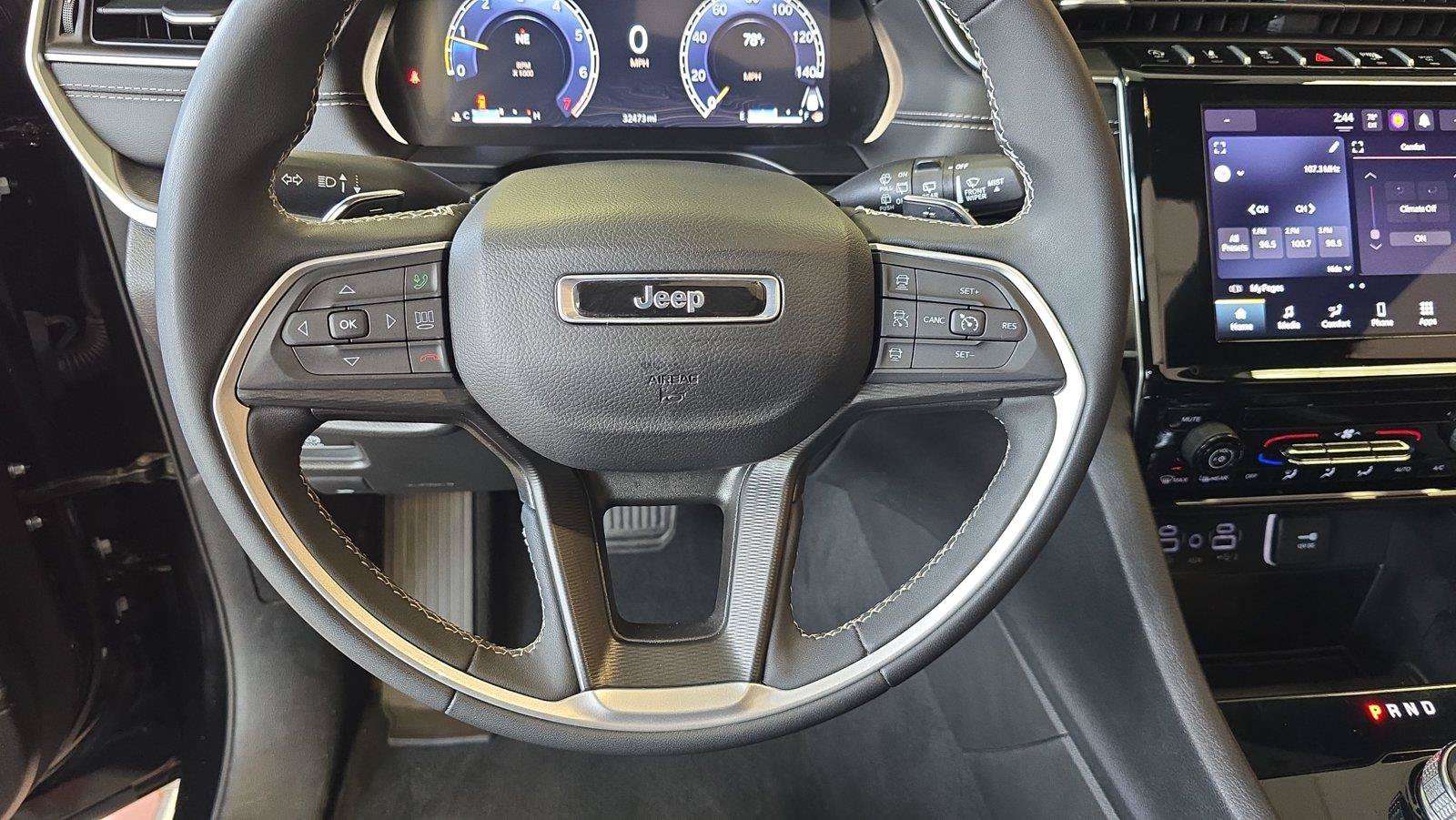 Used 2024 Jeep Grand Cherokee Laredo X AWD/4WD image 25