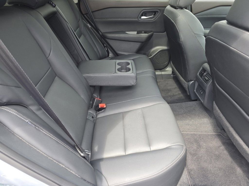 Used 2023 Nissan Rogue SL AWD/4WD image 18