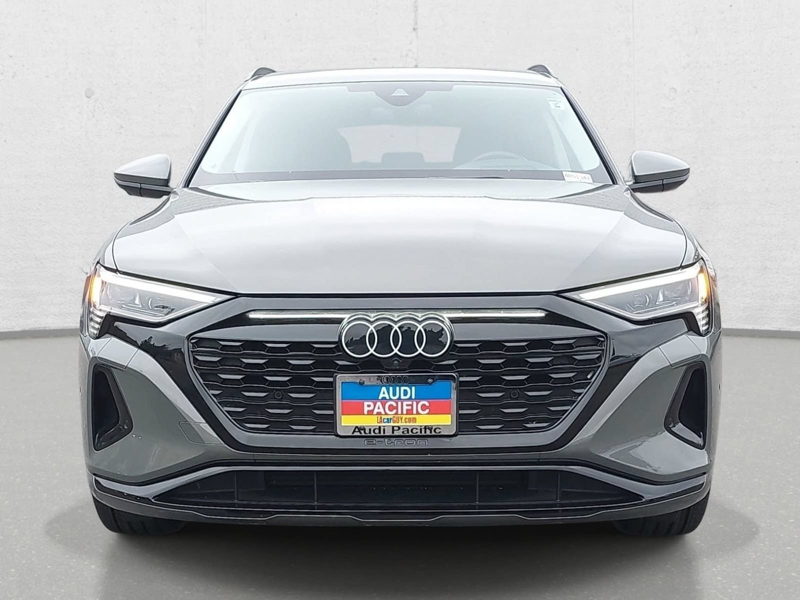 Used 2024 Audi Q8 e-tron Premium Plus w/ Prestige Package AWD/4WD image 2