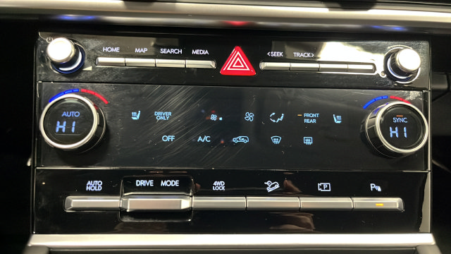 Used 2026 Hyundai Santa Fe SEL AWD/4WD image 17