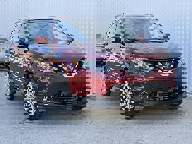 Used 2019 Nissan Rogue Sport SV w/ Technology Package image 2