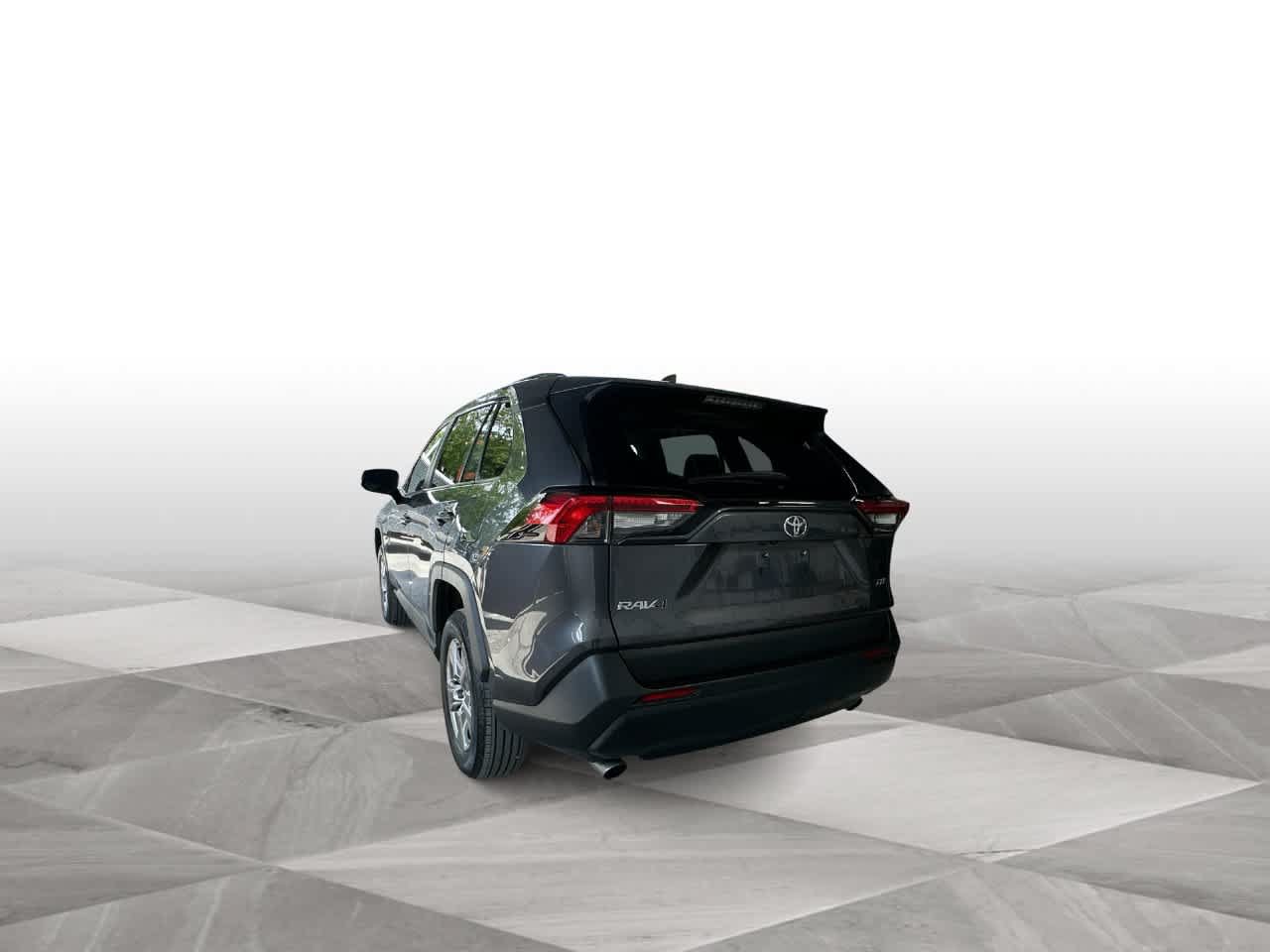 Used 2024 Toyota RAV4 XLE FWD image 6