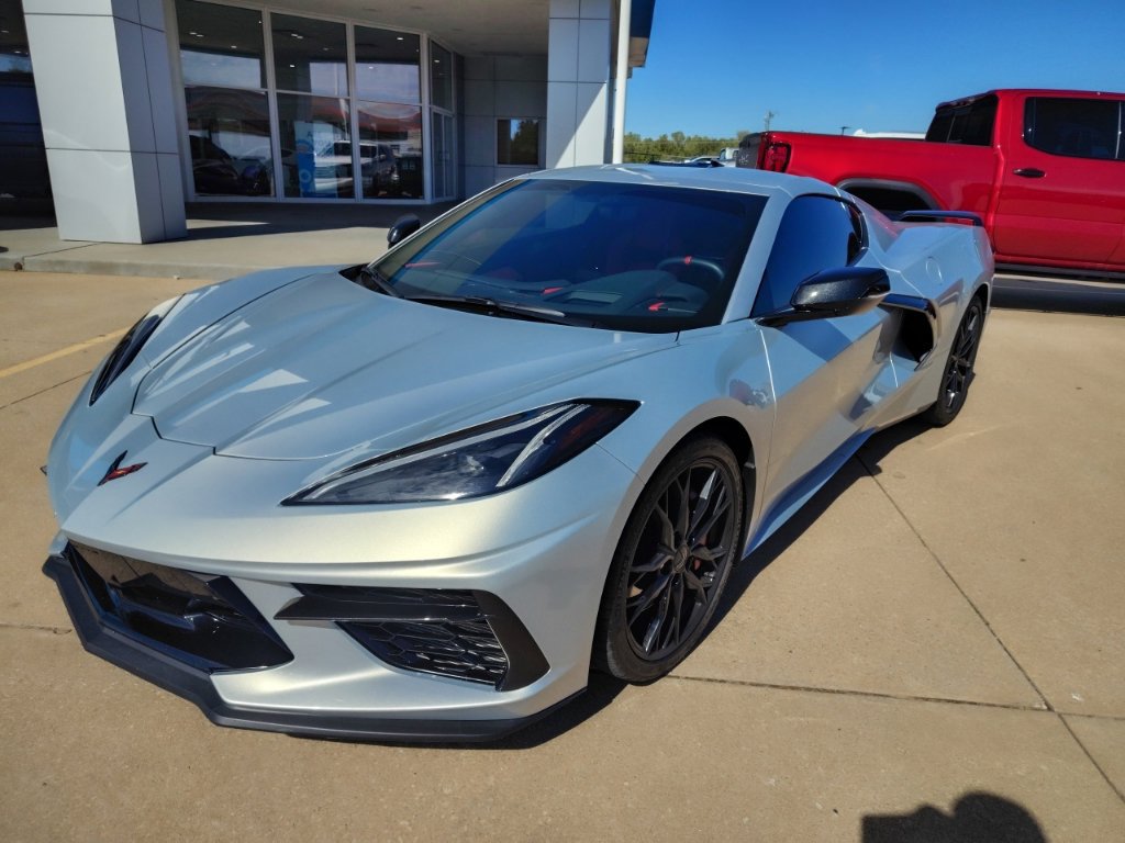 Used 2023 Chevrolet Corvette Stingray Preferred Cpe w/ Z51 Performance Package RWD image 2