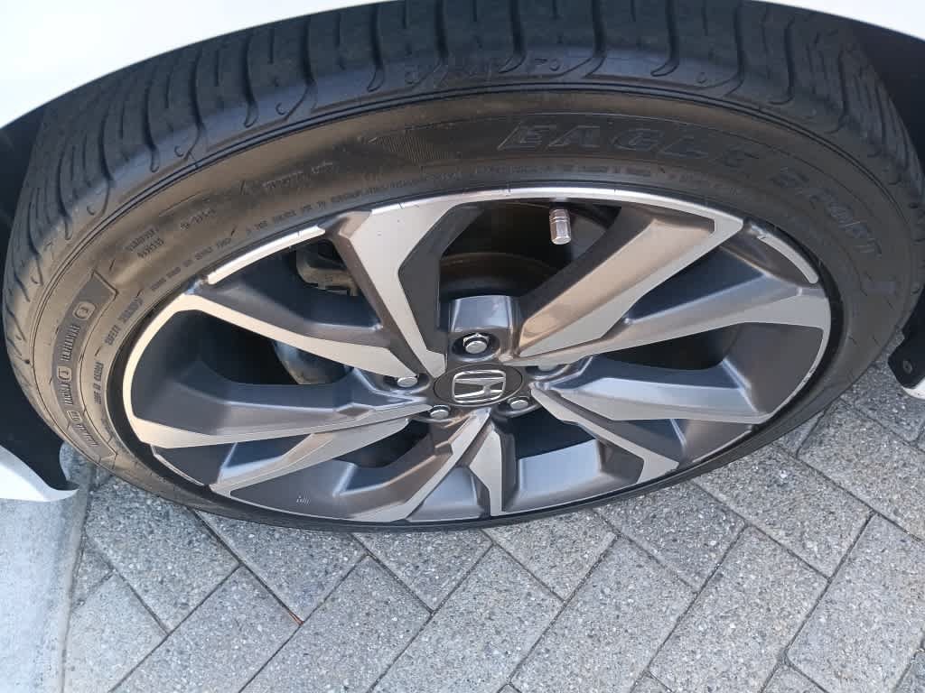 Used 2019 Honda Civic Touring image 9