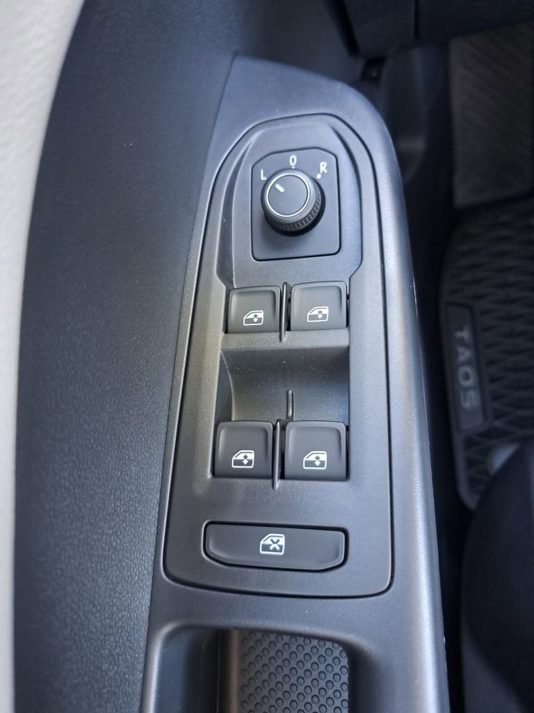 New 2026 Volkswagen Taos S image 16