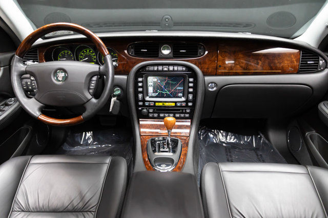 Used 2005 Jaguar XJ8 RWD image 68