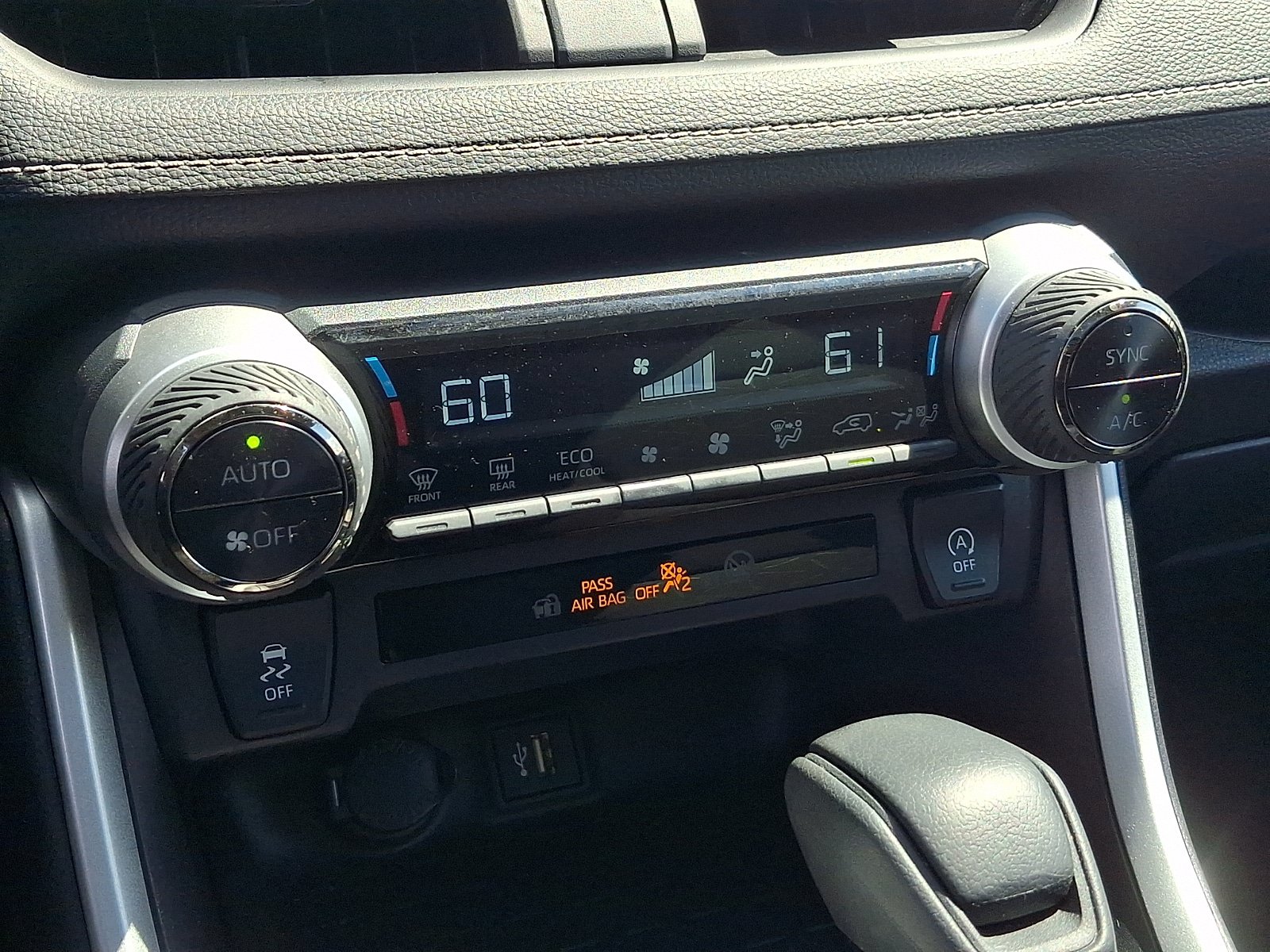 Used 2024 Toyota RAV4 XLE w/ Convenience Package AWD/4WD image 16