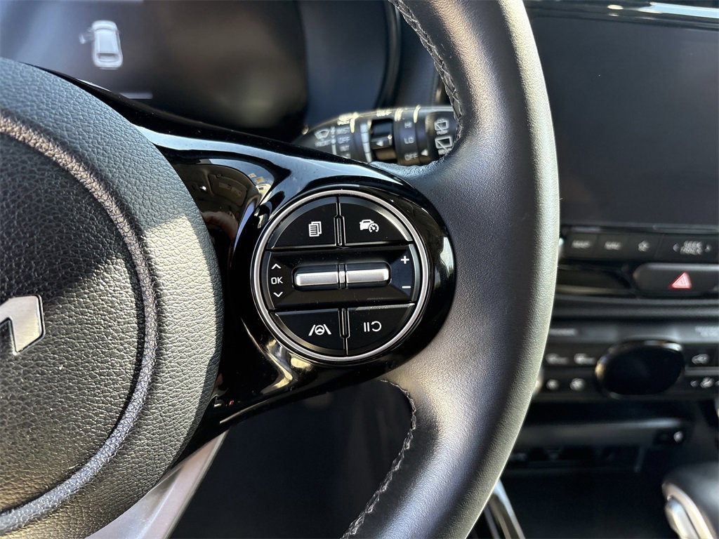 Certified 2025 Kia Soul EX image 32
