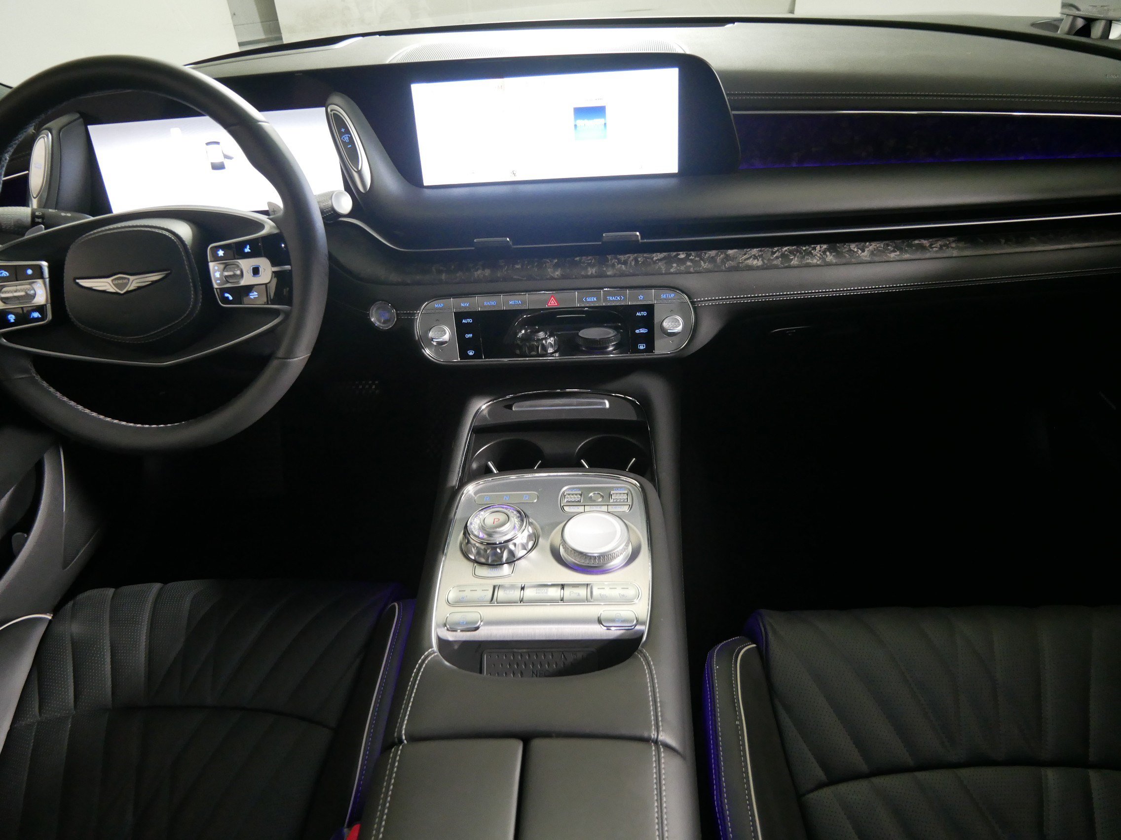 Certified 2024 Genesis G90 3.5T AWD/4WD image 10