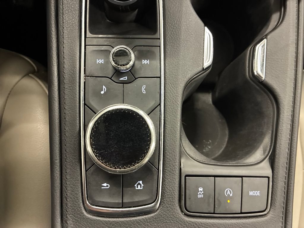 Used 2022 Cadillac XT4 Luxury w/ Cold Weather Package AWD/4WD image 23