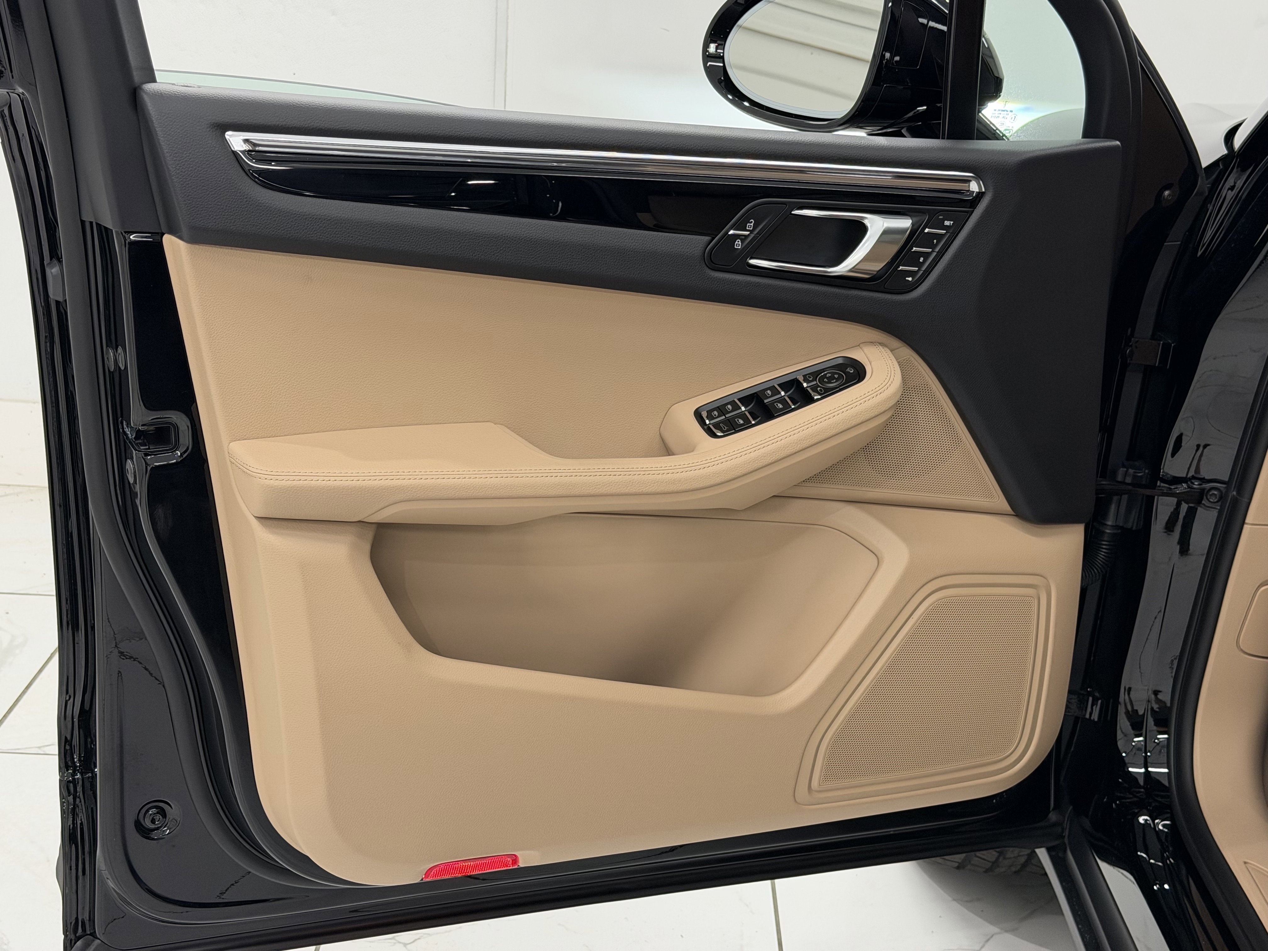 New 2026 Porsche Macan image 27