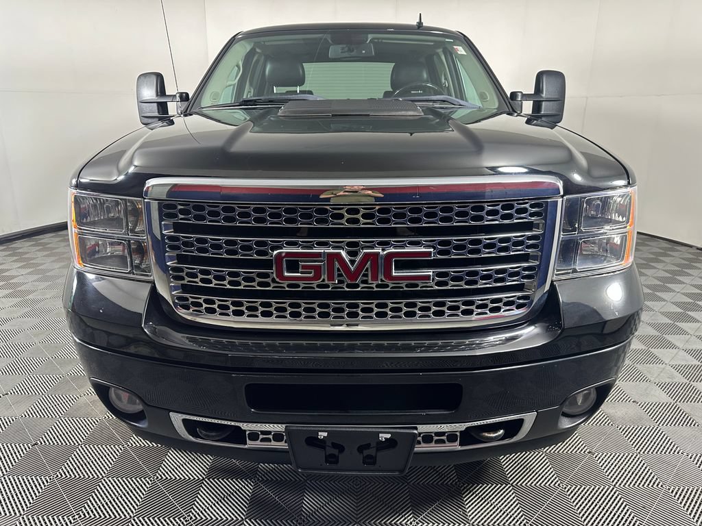 Used 2013 GMC Sierra 2500 Denali w/ Suspension Package, Off-Road AWD/4WD image 8