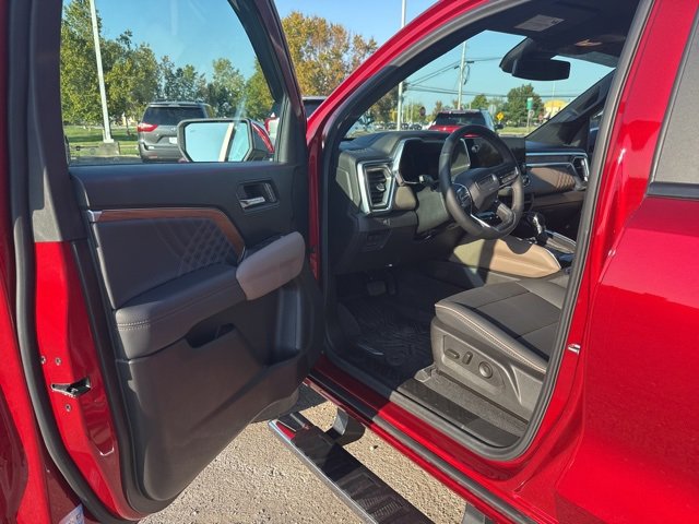 Certified 2024 GMC Canyon Denali image 8