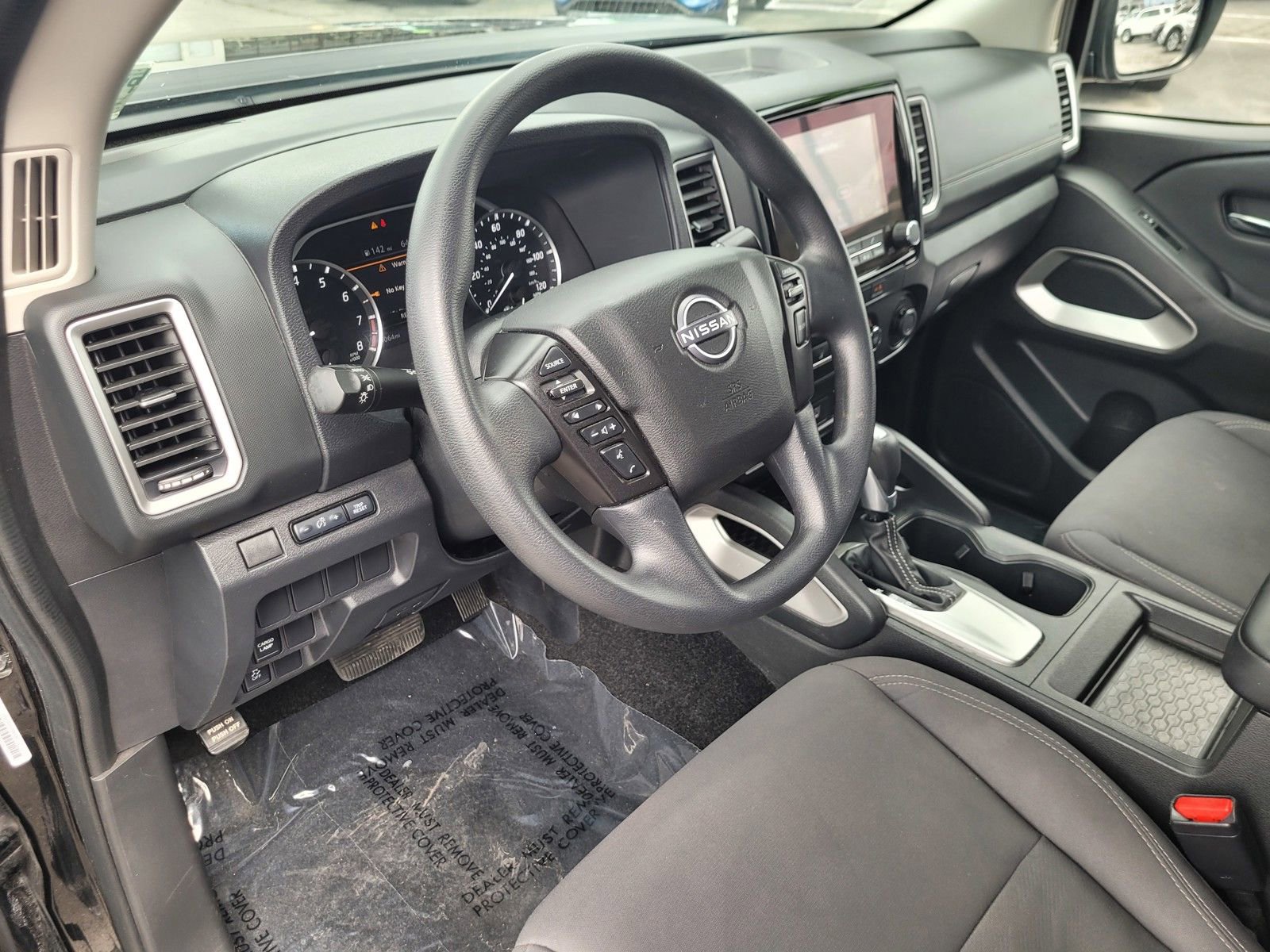 Used 2023 Nissan Frontier SV image 14