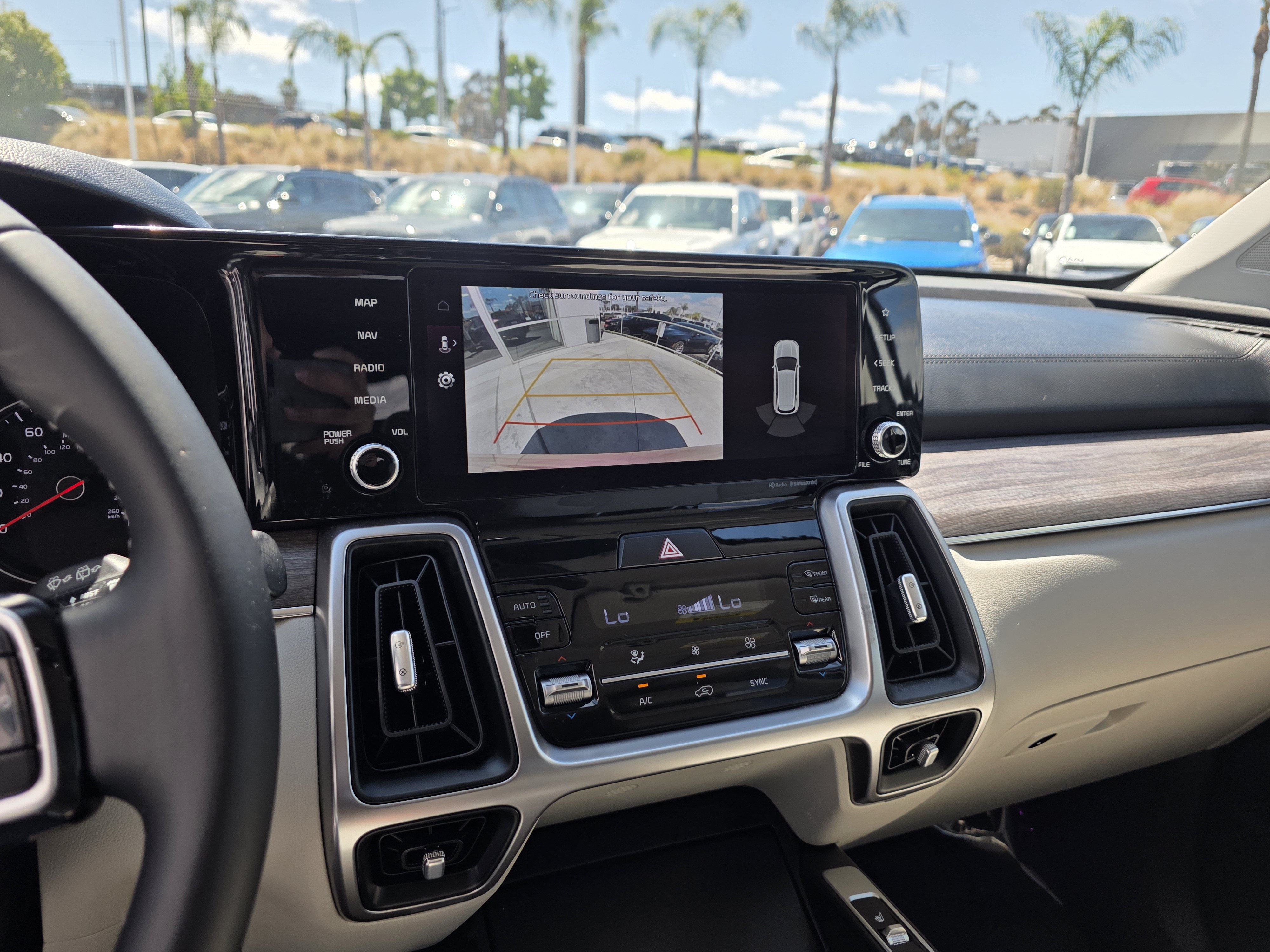 Used 2022 Kia Sorento EX w/ Panoramic Sunroof Package FWD image 15