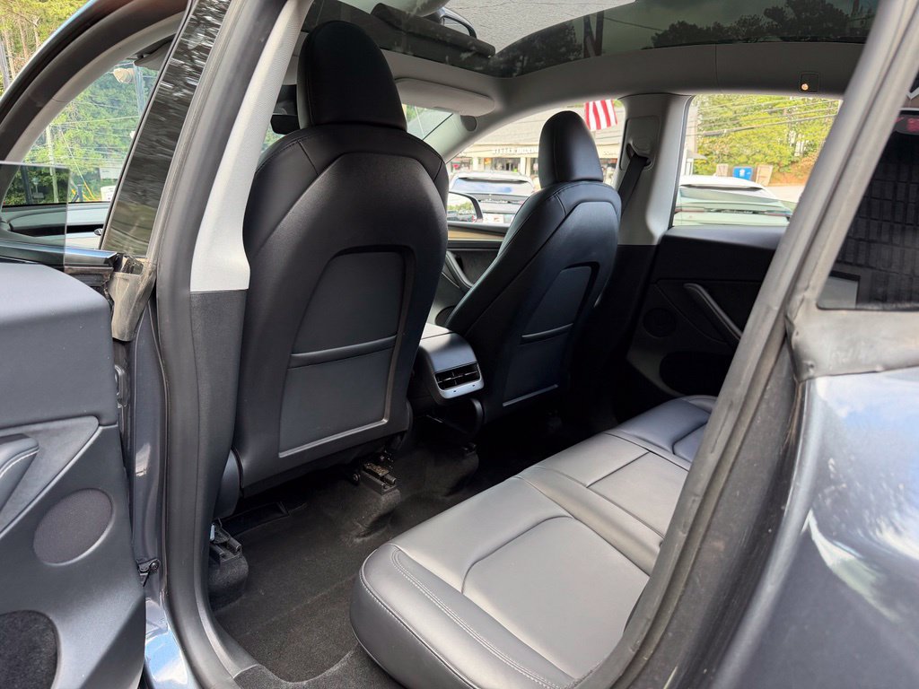Used 2023 Tesla Model Y 2WD image 30