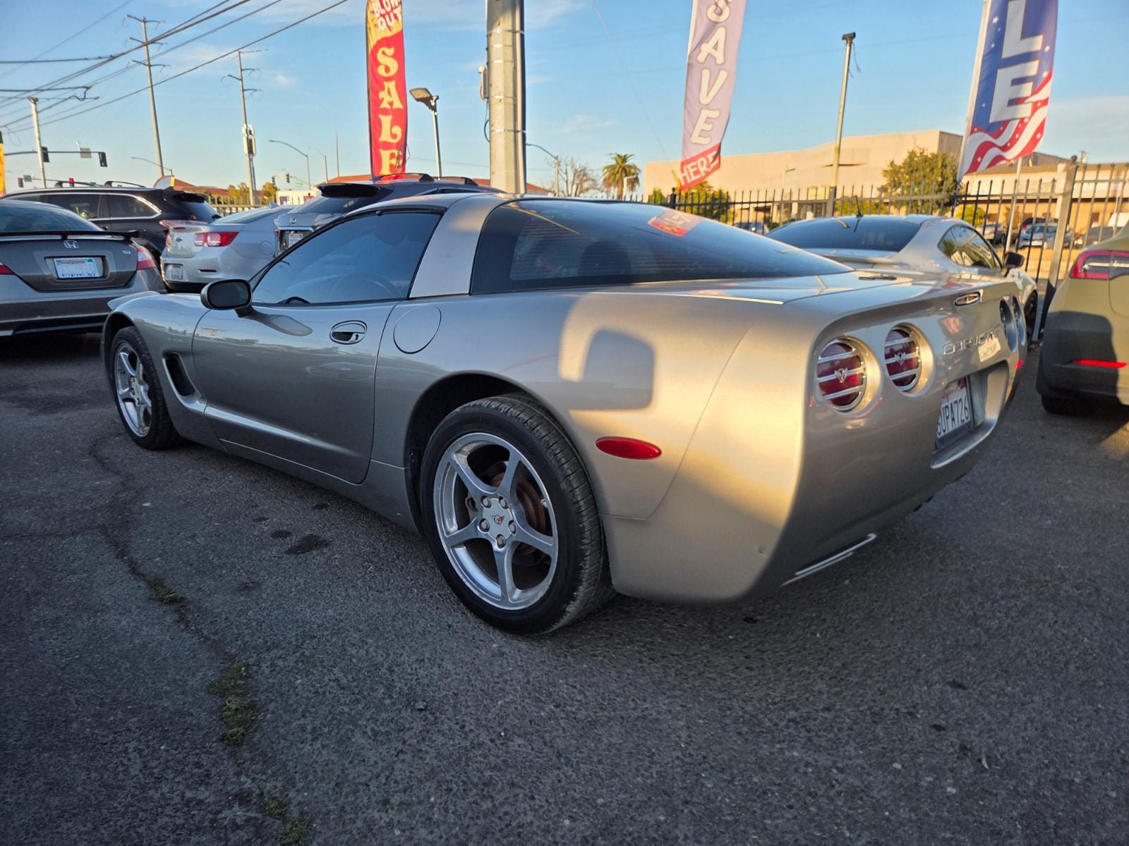Used 2001 Chevrolet Corvette Coupe RWD image 2