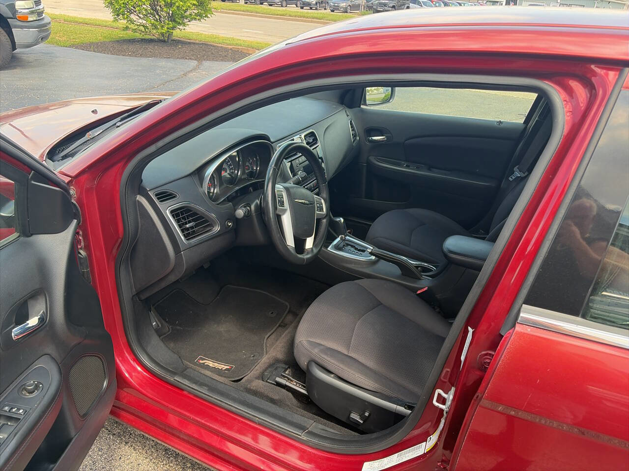 Used 2013 Chrysler 200 Touring FWD image 12