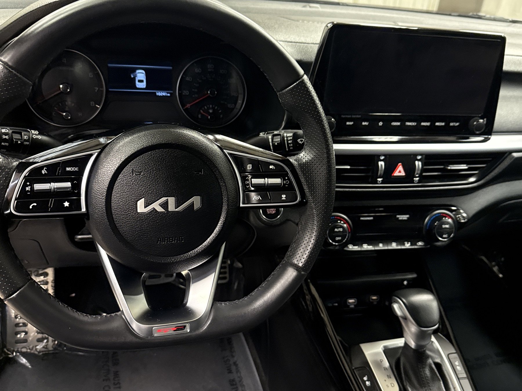 Used 2024 Kia Forte GT-Line w/ GT-Line Premium Package image 7