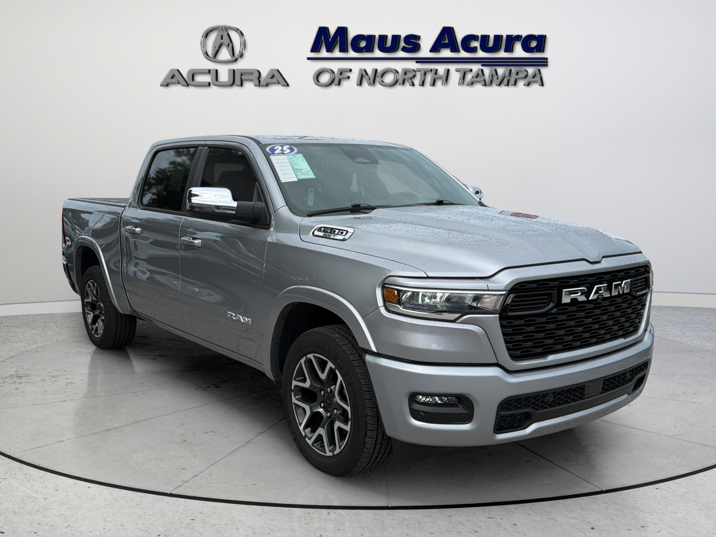 Used 2025 RAM 1500 Laramie AWD/4WD image 2