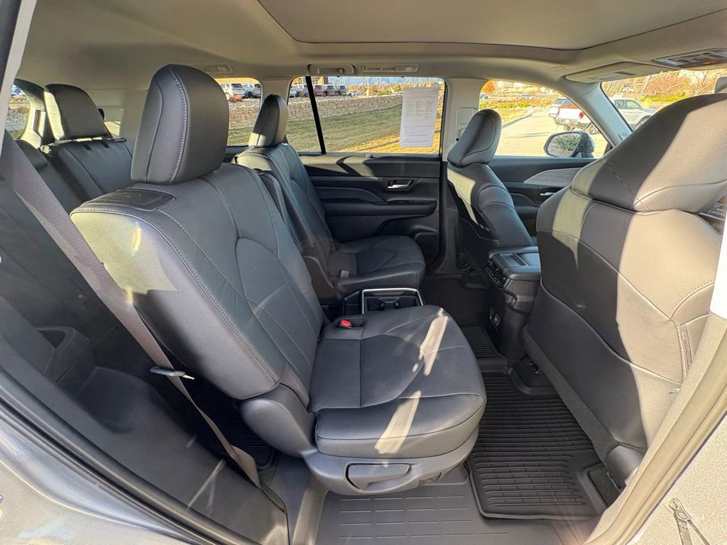 Used 2026 Toyota Grand Highlander Limited image 28