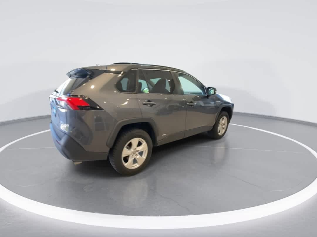 Used 2021 Toyota RAV4 XLE AWD/4WD image 8
