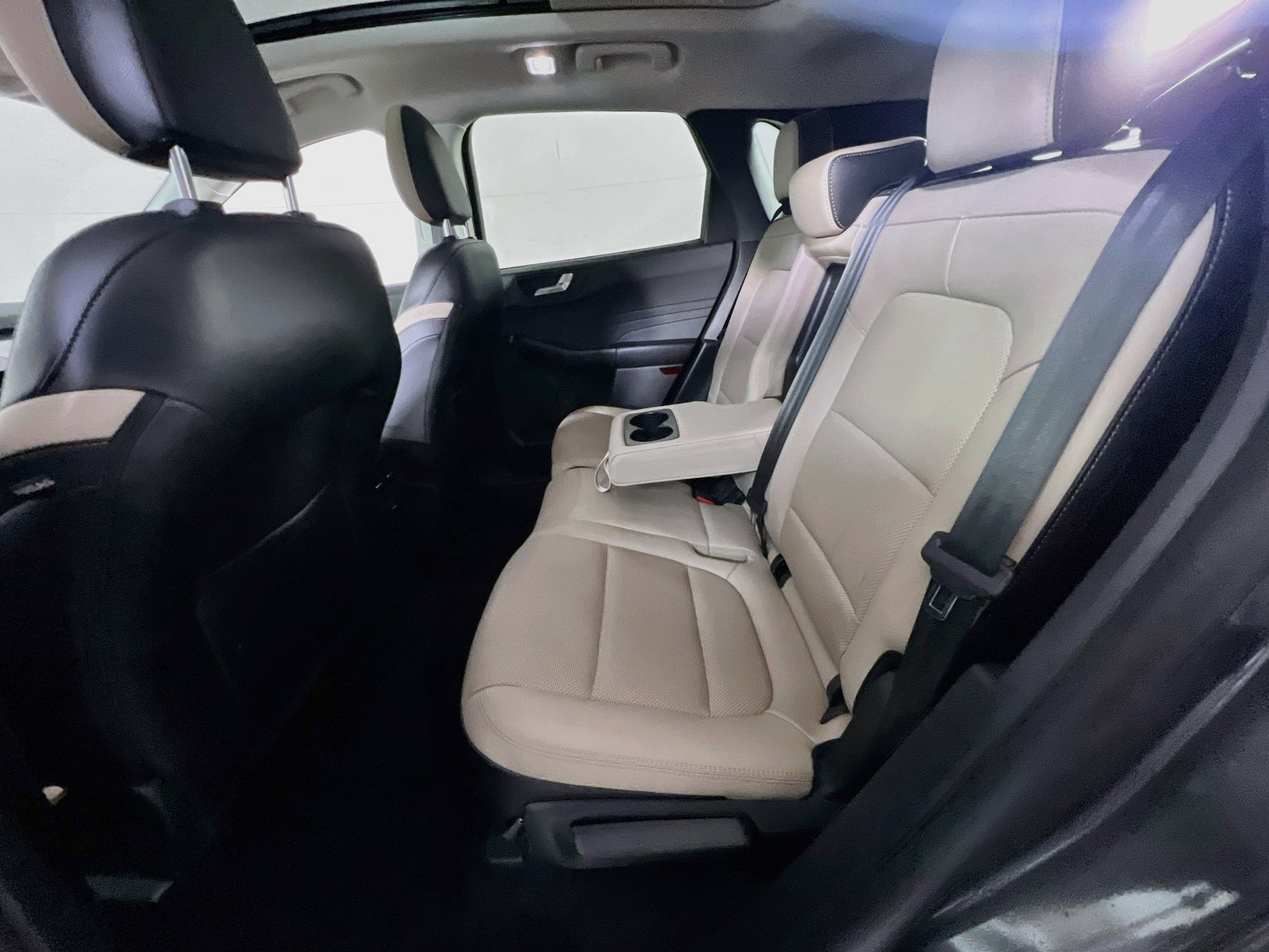 Used 2022 Ford Escape SEL w/ Technology Package FWD image 25