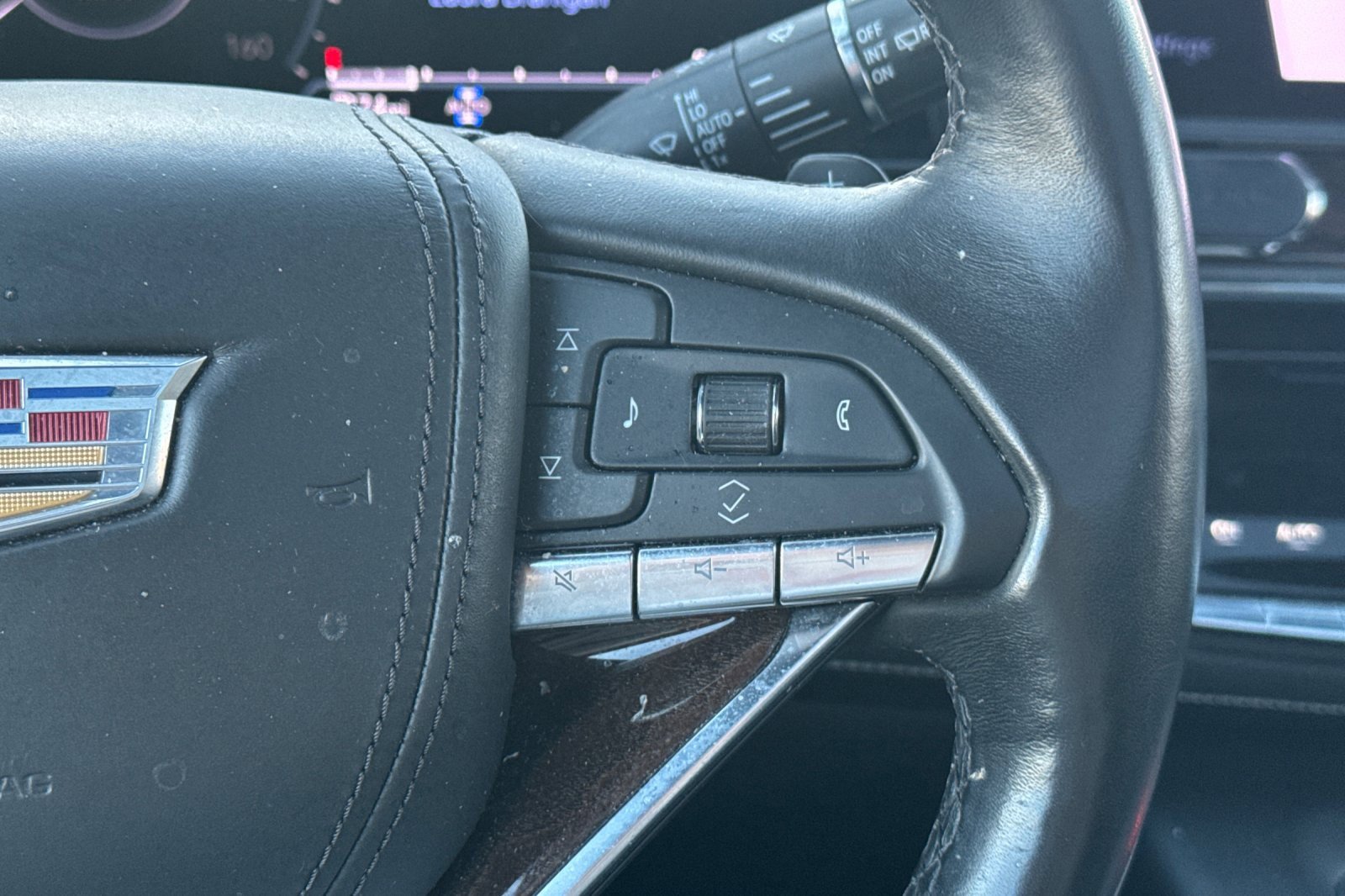 Used 2023 Cadillac Escalade Sport Platinum w/ LPO, ONYX Package image 37