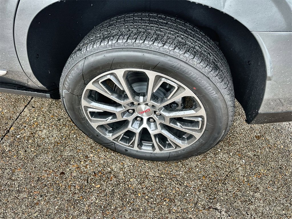 New 2026 GMC Yukon Denali w/ Sun & Power Step Package image 12