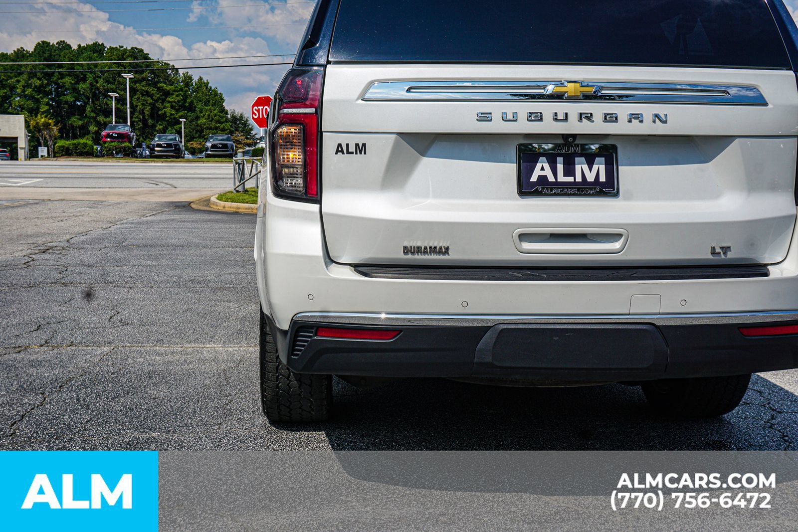 Used 2022 Chevrolet Suburban LT w/ LT Signature Package AWD/4WD image 16