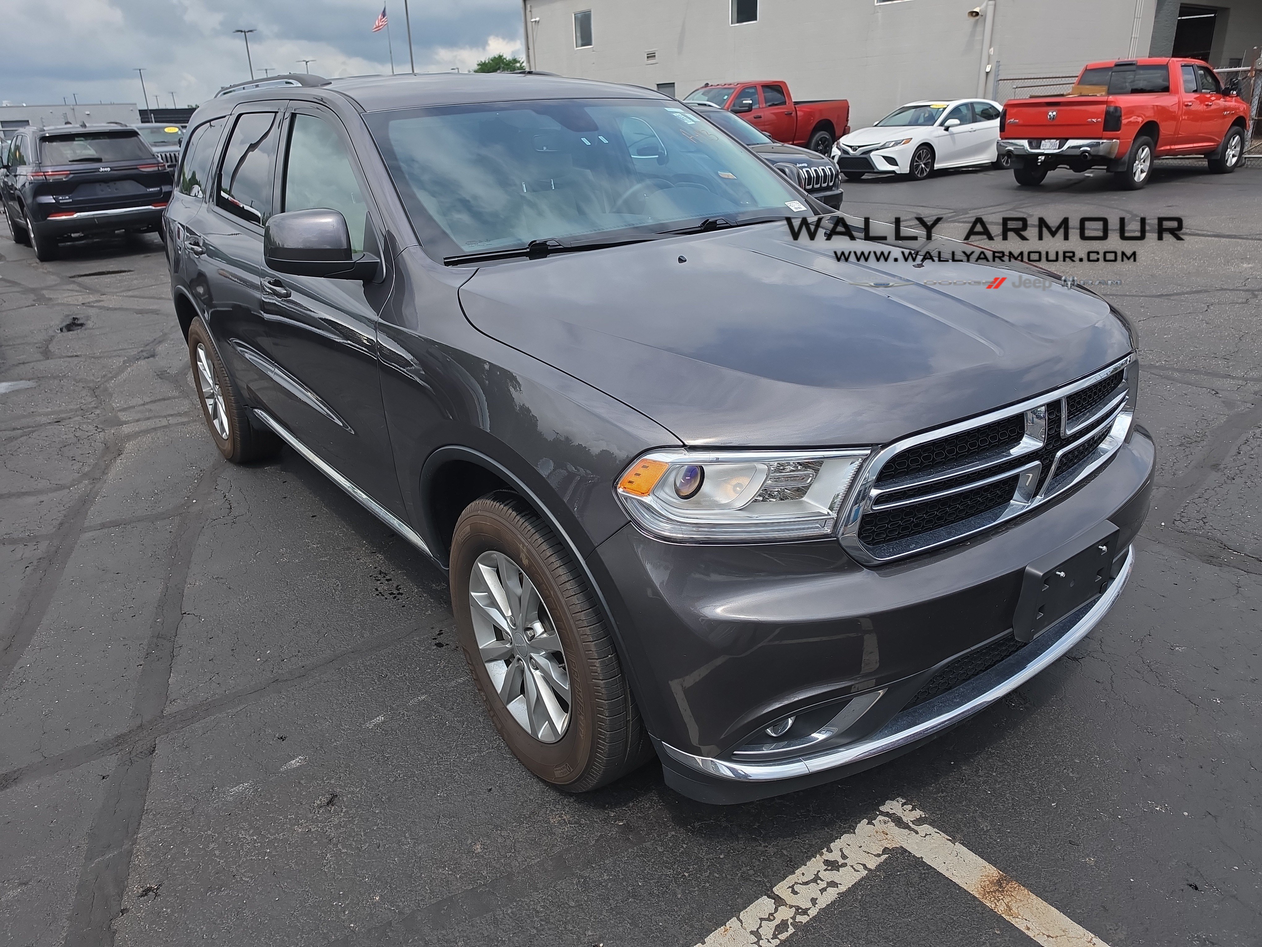 Used 2018 Dodge Durango SXT w/ Quick Order Package 2BB AWD/4WD image 1