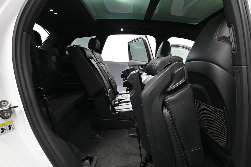 Used 2021 Audi SQ7 Premium Plus w/ Executive Package AWD/4WD image 46