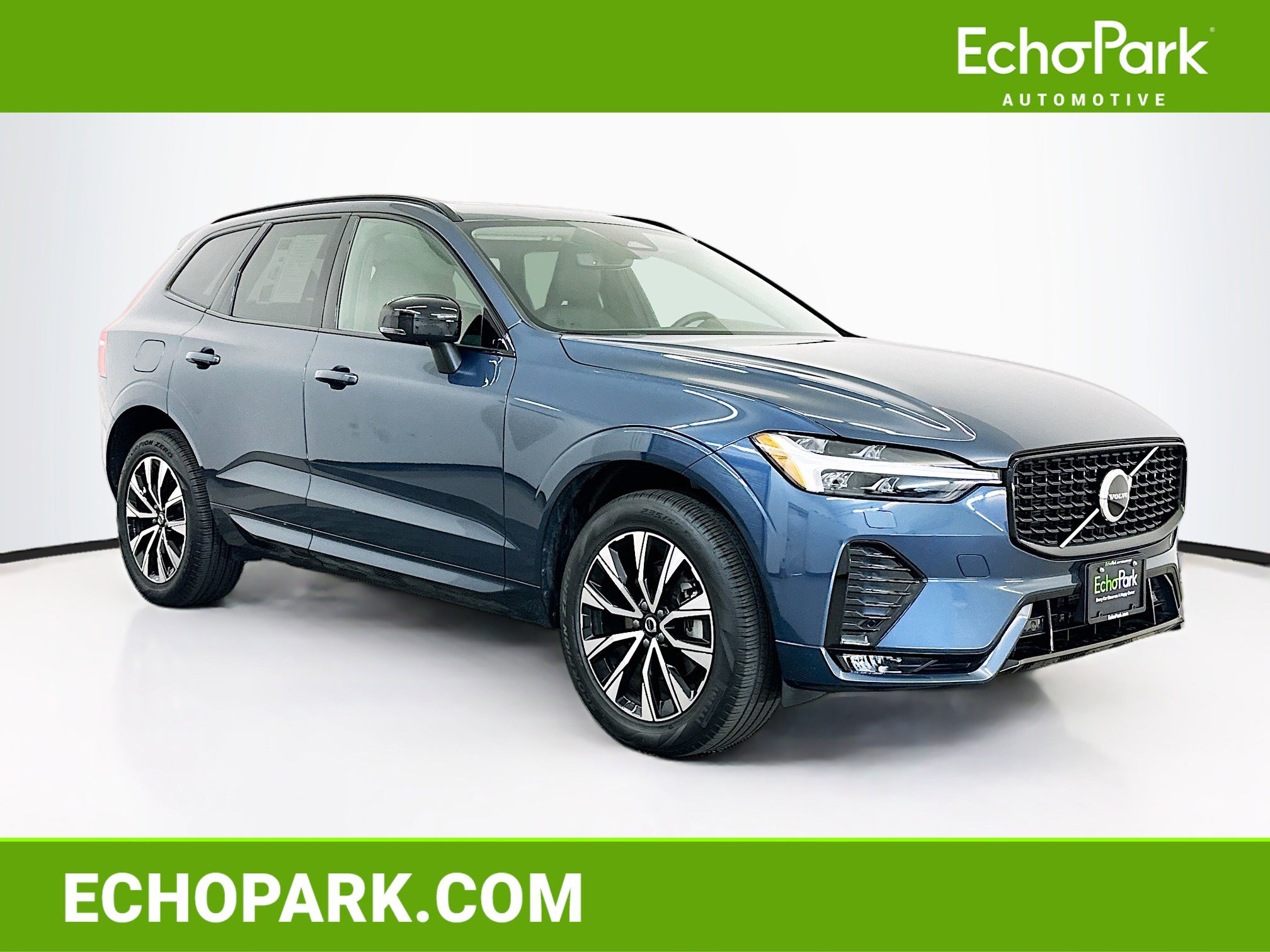 Used 2025 Volvo XC60 B5 Core image 1