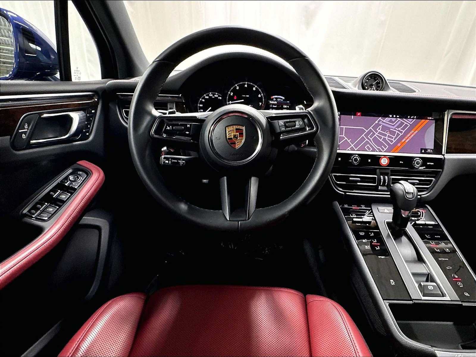 Used 2026 Porsche Macan AWD/4WD image 15