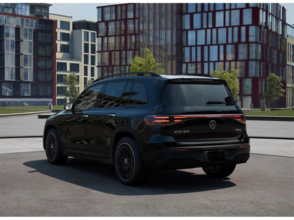 Used 2024 Mercedes-Benz EQB 300 4MATIC image 28
