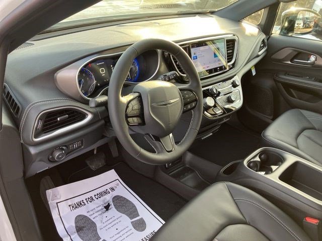 New 2026 Chrysler Pacifica Select w/ S Appearance Package FWD image 13
