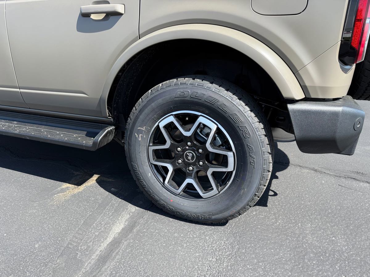New 2025 Ford Bronco Outer Banks w/ Matte Film Protection Package image 9