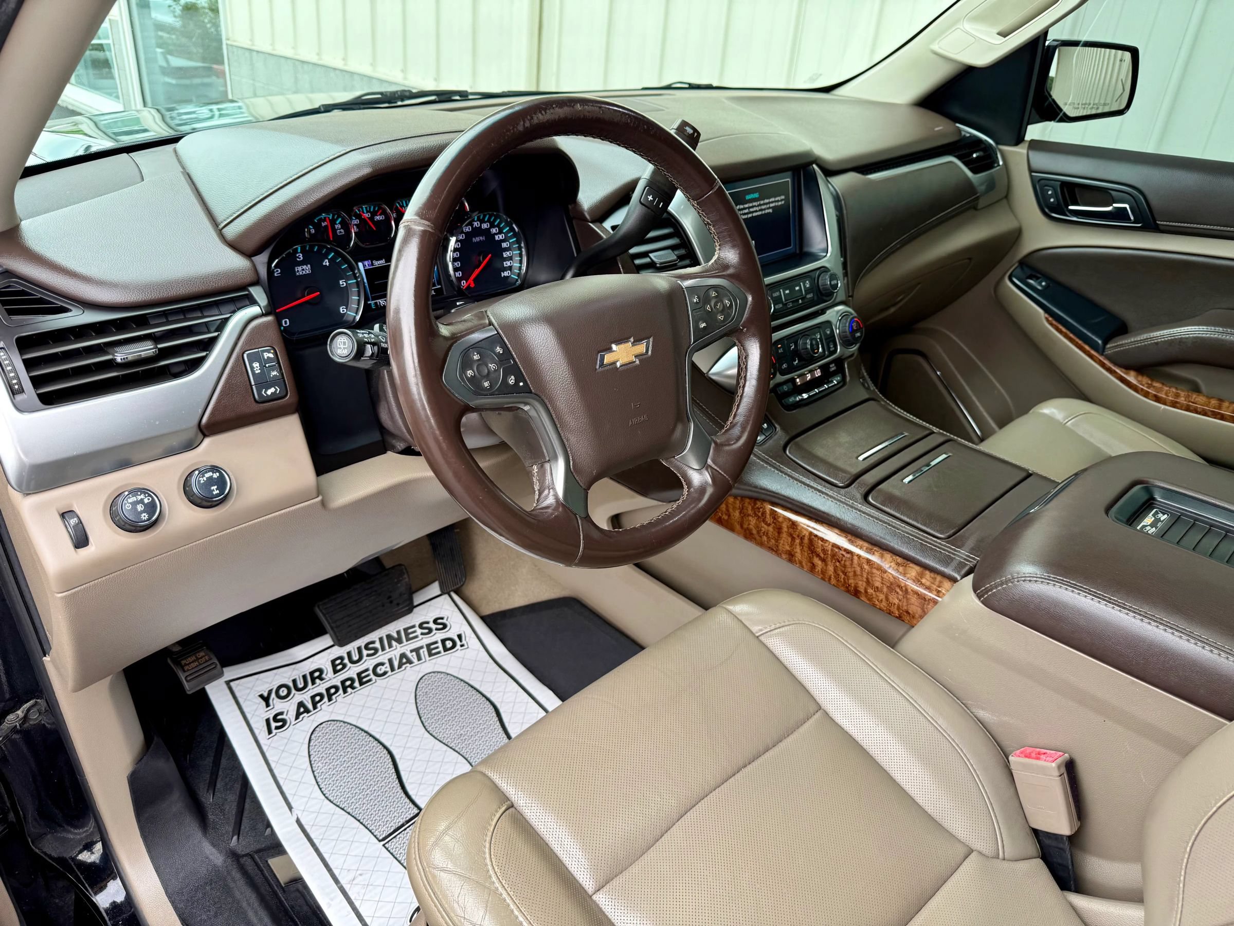 Used 2020 Chevrolet Suburban Premier AWD/4WD image 37