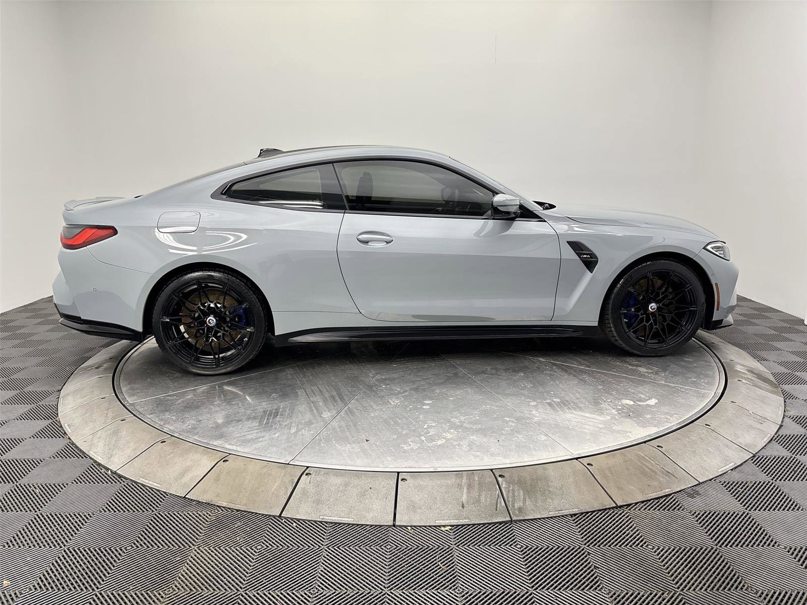Used 2023 BMW M4 Coupe w/ Executive Package image 17