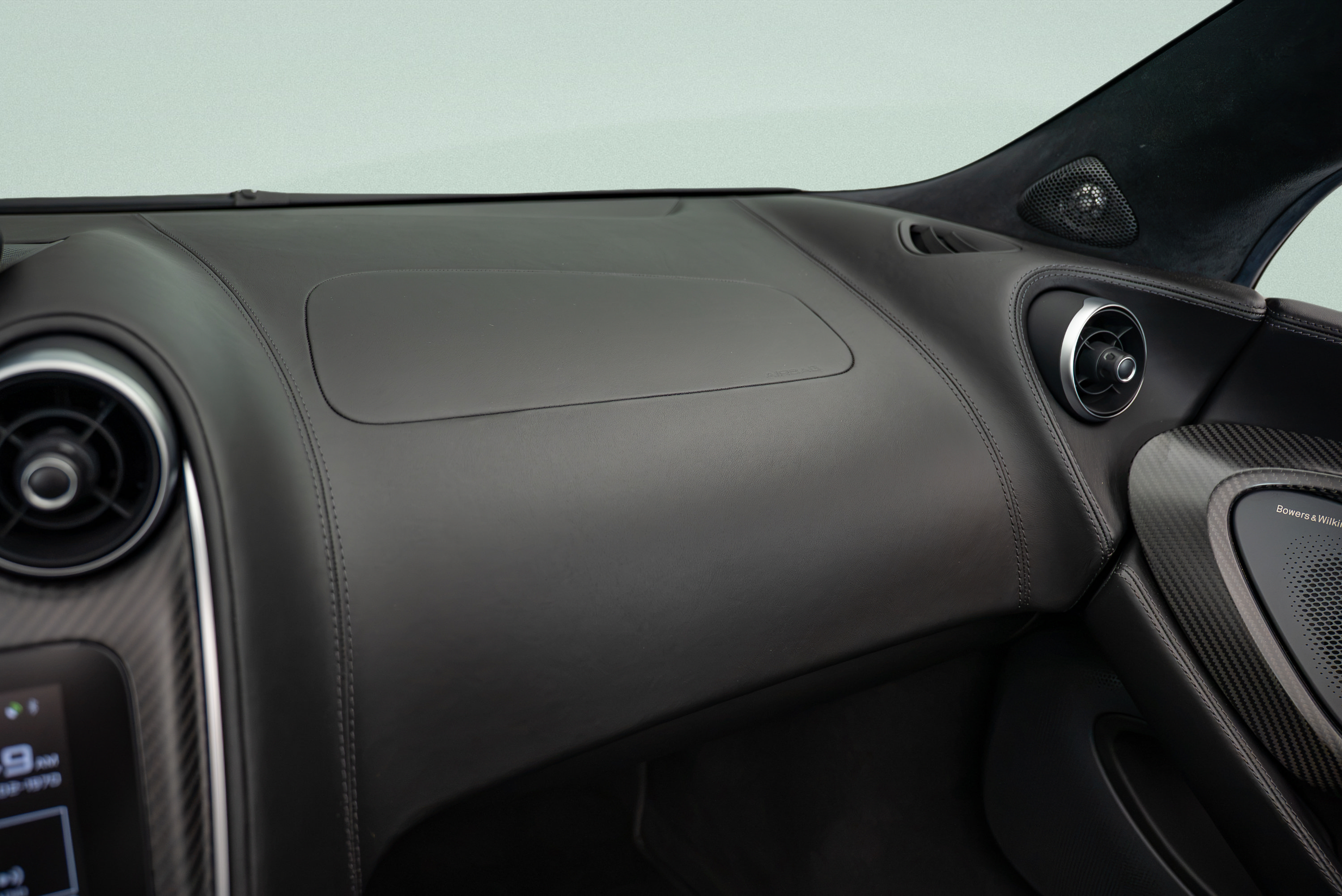 Used 2019 McLaren 570S Spider RWD image 17