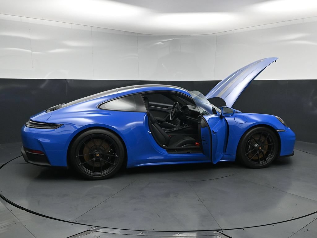 Used 2025 Porsche 911 Carrera GTS RWD image 34