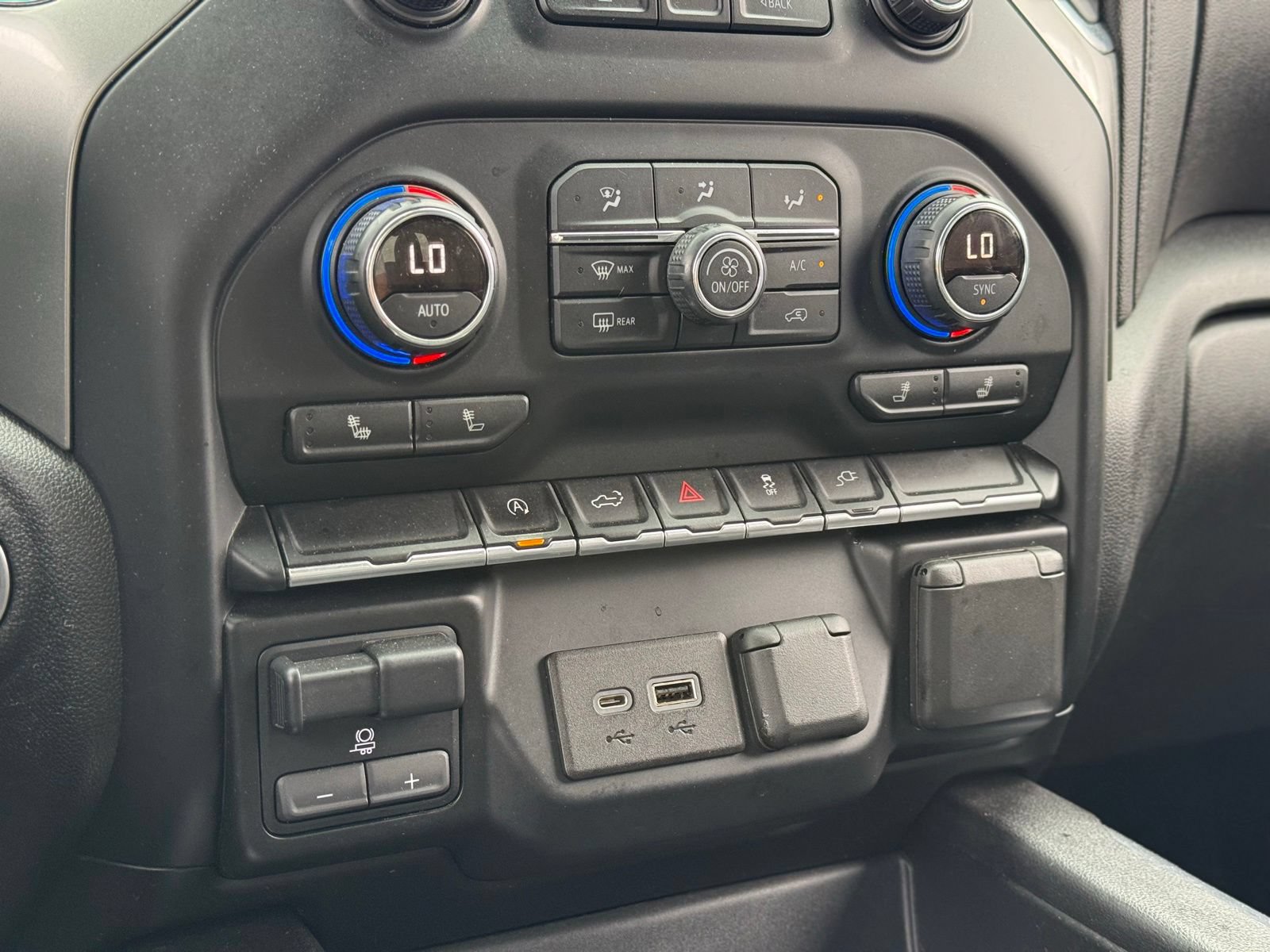 Used 2019 Chevrolet Silverado 1500 RST w/ All-Star Edition AWD/4WD image 17