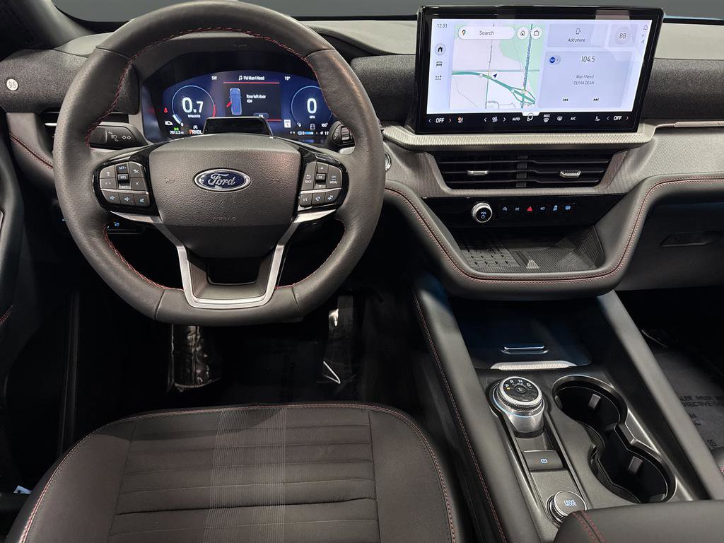 Used 2025 Ford Explorer ST-Line w/ Premium Package image 5