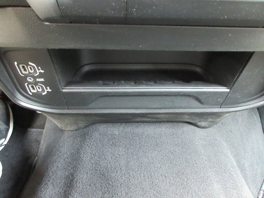 Used 2024 RAM 2500 Big Horn AWD/4WD image 31