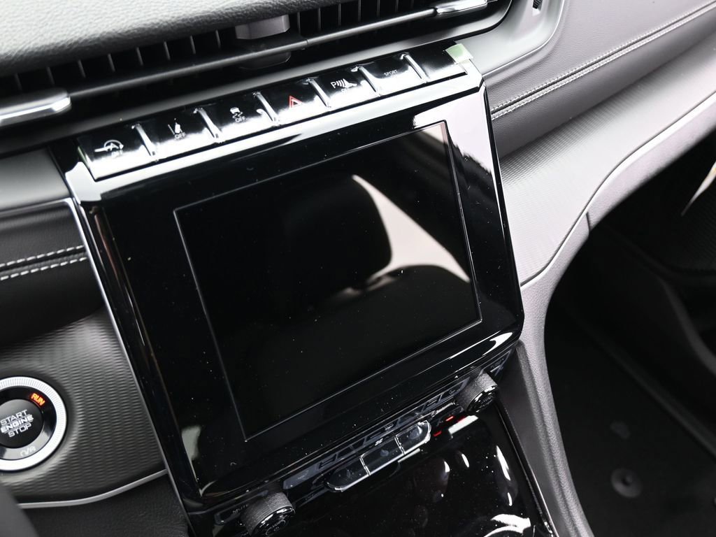 Used 2025 Jeep Grand Cherokee L Laredo image 19