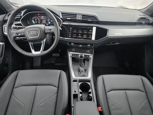 Used 2025 Audi Q3 2.0T Premium w/ Convenience Package image 9