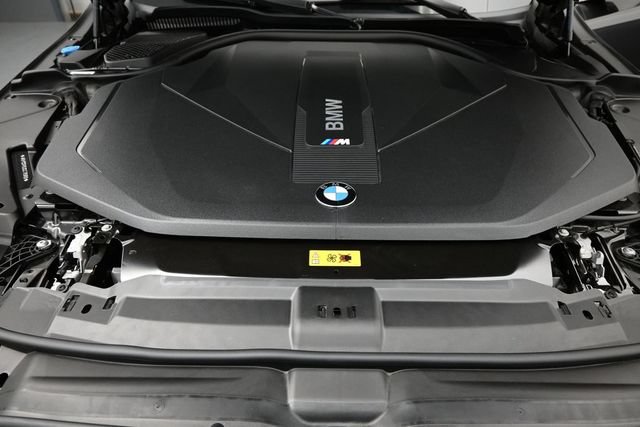Certified 2025 BMW i5 eDrive40i w/ Premium Package RWD image 24