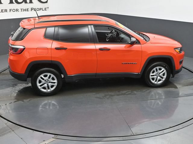 Used 2018 Jeep Compass Sport w/ Cold Weather Group AWD/4WD image 39