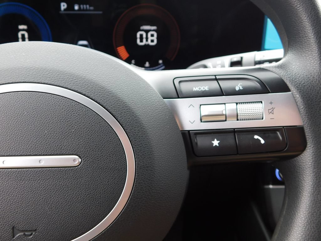 Used 2025 Hyundai Santa Cruz SE FWD image 27