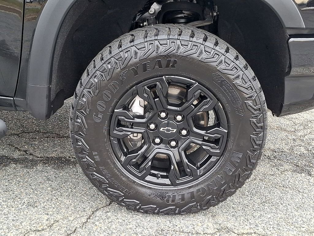 Used 2024 Chevrolet Silverado 1500 ZR2 w/ Technology Package image 8